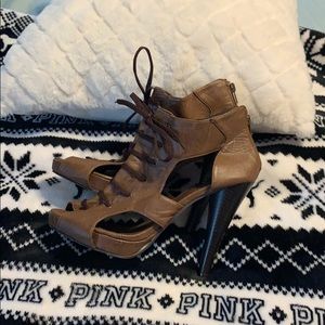 Heeled booties